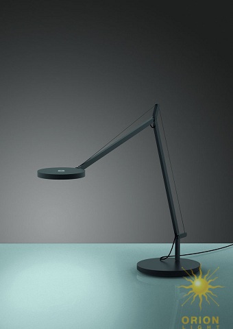 Настольная светодиодная лампа Demetra итальянской фабрики Artemide Настольная светодиодная лампа Demetra итальянской фабрики Artemide